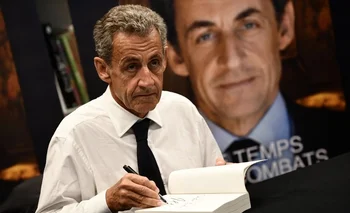 En una entrevista con motivo de la aparición de su nuevo libro el expresidente Sarkozy hizo declaraciones sobre Ucrania que fueron severamente criticadas.