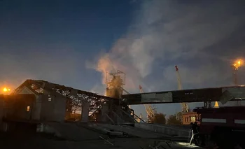 Rusia bombardeó infraestructuras portuarias de Ucrania sobre el río Danubio, cerca de Rumania