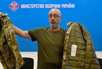 Oleksiy Reznikov estuvo involucrado en un escándalo de corrupción por la compra a precios tres veces mayores que lo normal de chaquetas militares