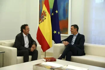 El presidente del Gobierno, Pedro Sánchez, y el nuevo Fiscal General del Estado, Álvaro García.