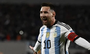 Messi-gol-ecuador-argentina-eliminatorias