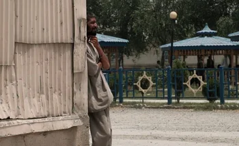 Un hombre en el Centro de Tratamiento de Drogas Avicena, en Kabul, Afganistán