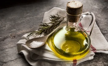 El aceite de oliva y el azúcar, los dos productos que más subieron de precio el último año.