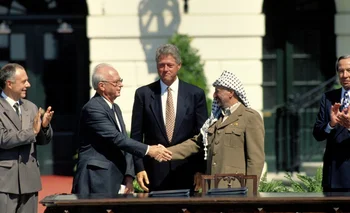Septiembre de 1993: Yitzhak Rabin, Yasser Arafat y Bill Clinton en los jardines de la Casa Blanca.