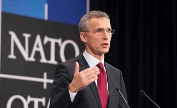 El secretario general de la OTAN, Jens Stoltenberg reconoció que la organización rechazó tres veces firmar con Putin garantías de no expansión de la alianza.