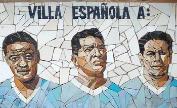 Placa en homenaje a los campeones de 1950 de Villa Española