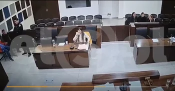 Se conoce el video donde un preso quiso apuñalar a una fiscal en Mendoza