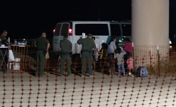 Estados Unidos mantiene una fuerte restricción a la entrada de migrantes por su frontera sur