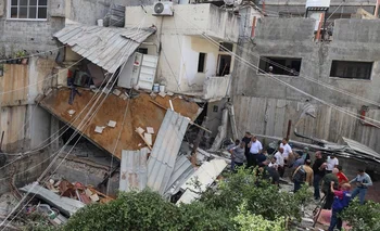 “El ejército entró después de las 2 de la madrugada, demolió las calles y algunas casas del campo”, denuncian los residentes palestinos.