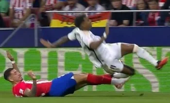 El patadón en velocidad de José María Giménez sobre Rodrygo en el clásico entre Atlético de Madrid y Real Madrid