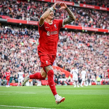 Darwin Núñez celebra su nuevo gol para Liverpool ante West Ham por la Premier League