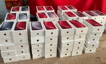 Más de 300 iPhones. 
