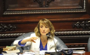La senadora nacionalista Carmen Asiaín trabajó en una salida para los dos proyectos.