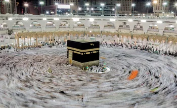 La Gran Mezquita de La Meca abrió este domingo al 100 % de capacidad