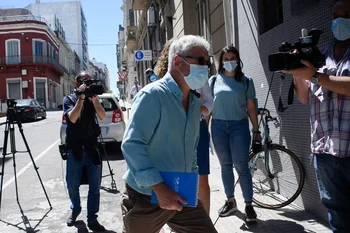 Ramón Méndez llega al juzgado por el caso Gas Sayago