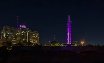 La Torre de los Homenajes del Estadio Centenario ya tiene su nueva iluminación