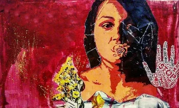Joven egipcia representa en un mural la violencia que viven las mujeres, incluyendo el matrimonio contra su voluntad