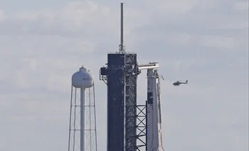 El cohete Falcon 9 en el Centro Espacial Kennedy en Florida, Estados Unidos