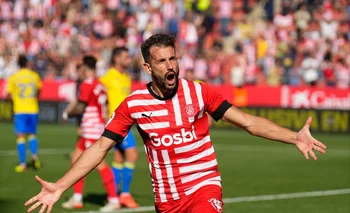 Stuani celebra su gol en la hora contra Cádiz