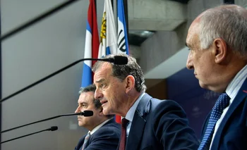 Guido Manini Ríos en una conferencia de prensa. Foto de archivo