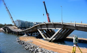 Reparación del puente de La Barra. (Archivo)