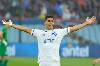 Luis Suárez celebra el 1-0