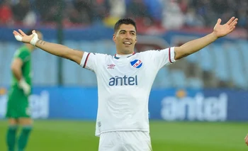 Suárez con la camiseta de su regreso a Nacional