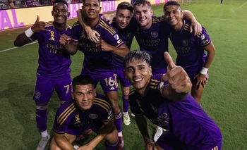 Facundo Torres y su ya conocida selfie cada vez que anota un gol para Orlando City; este sábado se tomó dos