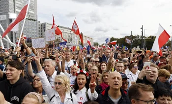 Según la encuestas, la coalición nacionalista del presidente Andrzej Duda se impondría sobre la opositora Coalición Cívica de centroizquierda