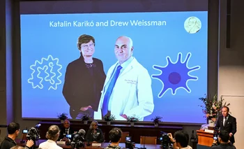 Katalin Karikó y Drew Weissman los ganadores del Nobel de Medicina.