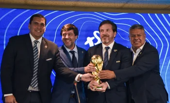 Alonso junto a Domínguez, Tapia y Harrison