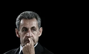 La justicia sospehca que Sarkozy entregó dinero a un testigo para que cambiara su declaración.