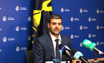 Nicolás Martinelli en la conferencia de prensa del Ministerio del Interior