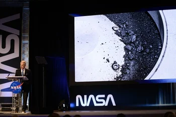 “Esta es la muestra de asteroide rica en carbono más grande jamás regresada a la Tierra”, dijo el jefe de la NASA, Bill Nelson. 