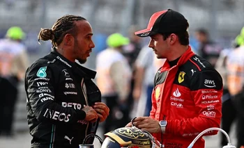 Hamilton, piloto de Mercedes, puede pasar a Ferrari