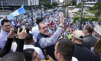Bernardo Arévalo, presidente electo de Guatemala, a quien la fiscal Consuelo Porras intenta proscribir, recibirá al jefe de la diplomacia estadounidense para América Latina, Brian Nichols