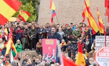 El líder de VOX, Santiago Abascal, interviene durante una manifestación bajo el lema, 