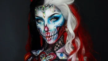 La pintora de cuerpos y estrella de redes sociales Ellie es conocida en Instagram por sus looks fantasmagóricos.