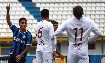 Matías Fonseca festeja un gol en las inferiores de Inter