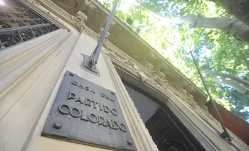 Fachada de la Casa del Partido Colorado, en Montevideo