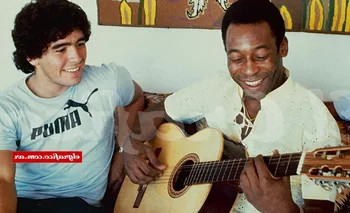 Maradona y Pelé en su primer encuentro en Río