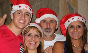 Joaquín Piquerez con sus padres y su hermana; son una familia muy unida