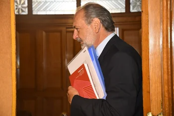 Carrera integra la comisión que estudia el caso Carrera.