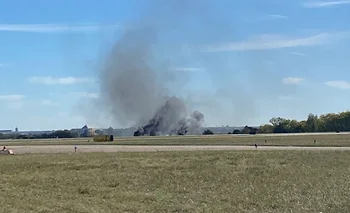 El momento en el que uno de los aviones se estrella en Dallas, Texas