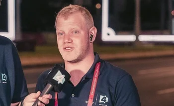 Lali Sonsol llegó a Qatar para relatar el Mundial por Canal 4