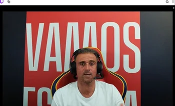 Luis Enrique en una transmisión en vivo por Twitch