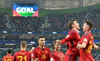 España lidera el grupo con 4 puntos