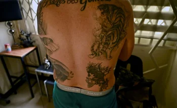 Los tatuadores también temen ser objeto de represalias y, antes de aceptar un cliente, buscan sus antecedentes en las redes. 
