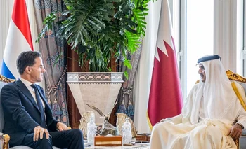 El jeque de Qatar Tamim bin Hamad Al Thani recibió este jueves al primer ministro de Países Bajos Mark Rutte. 