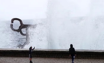 Registradas olas de más de 6 metros en San Sebastián.